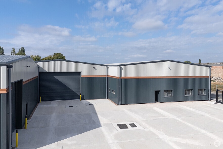 Sinfin Ln, Derby à louer - Photo du bâtiment - Image 3 de 15