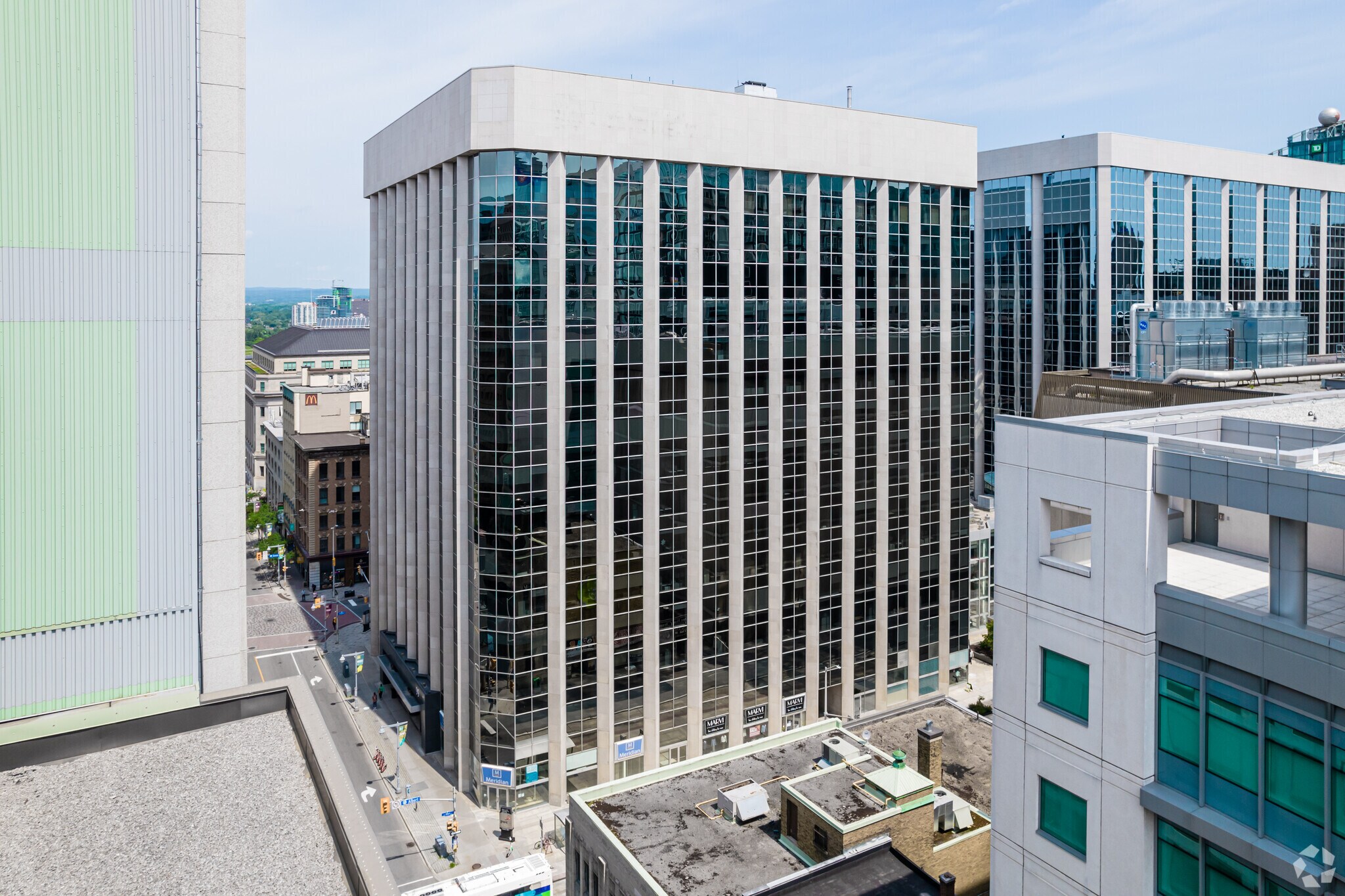 99 Bank St, Ottawa, ON à louer Photo principale- Image 1 de 20