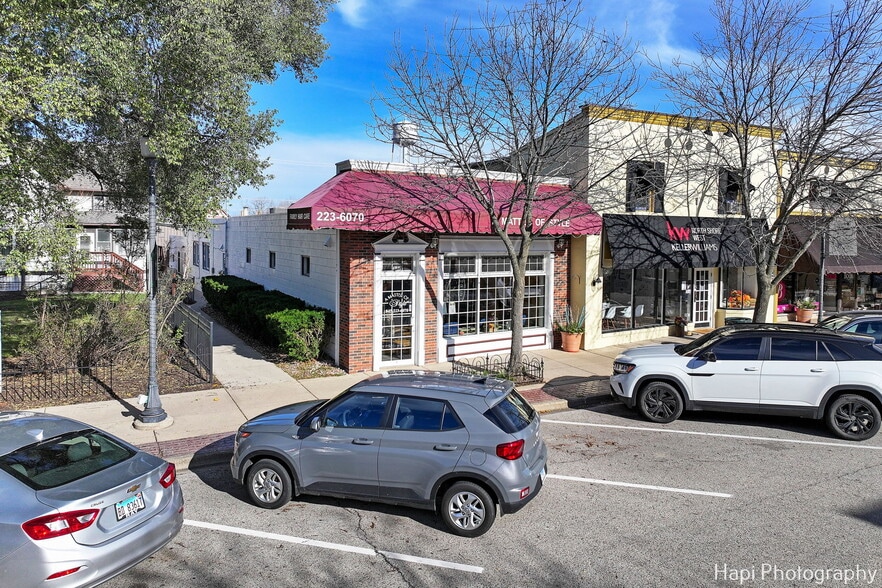 132 Center St, Grayslake, IL for sale - Building Photo - Image 2 of 19