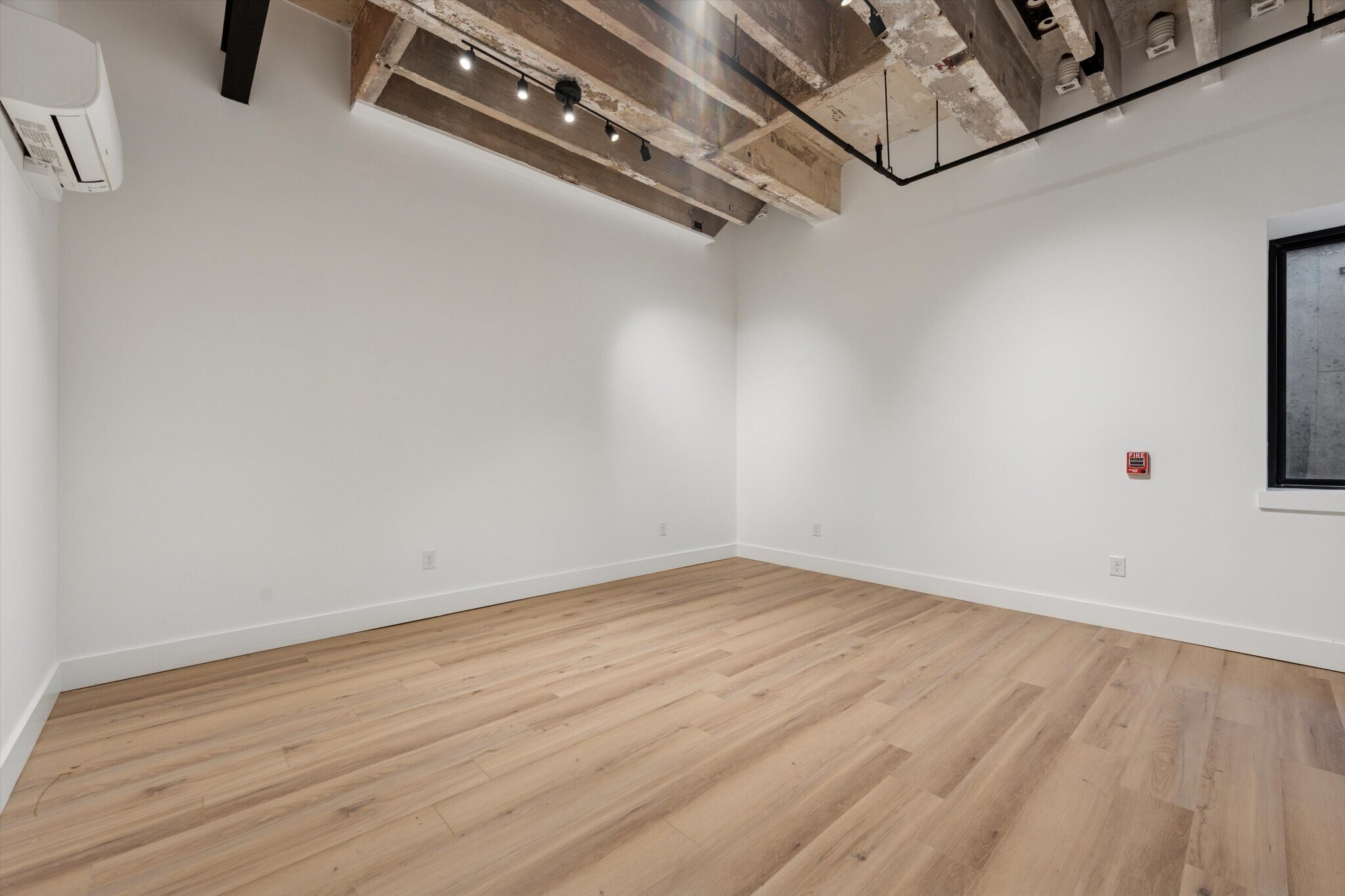 538 Federal St, Philadelphia, PA for lease Interior Photo- Image 1 of 4