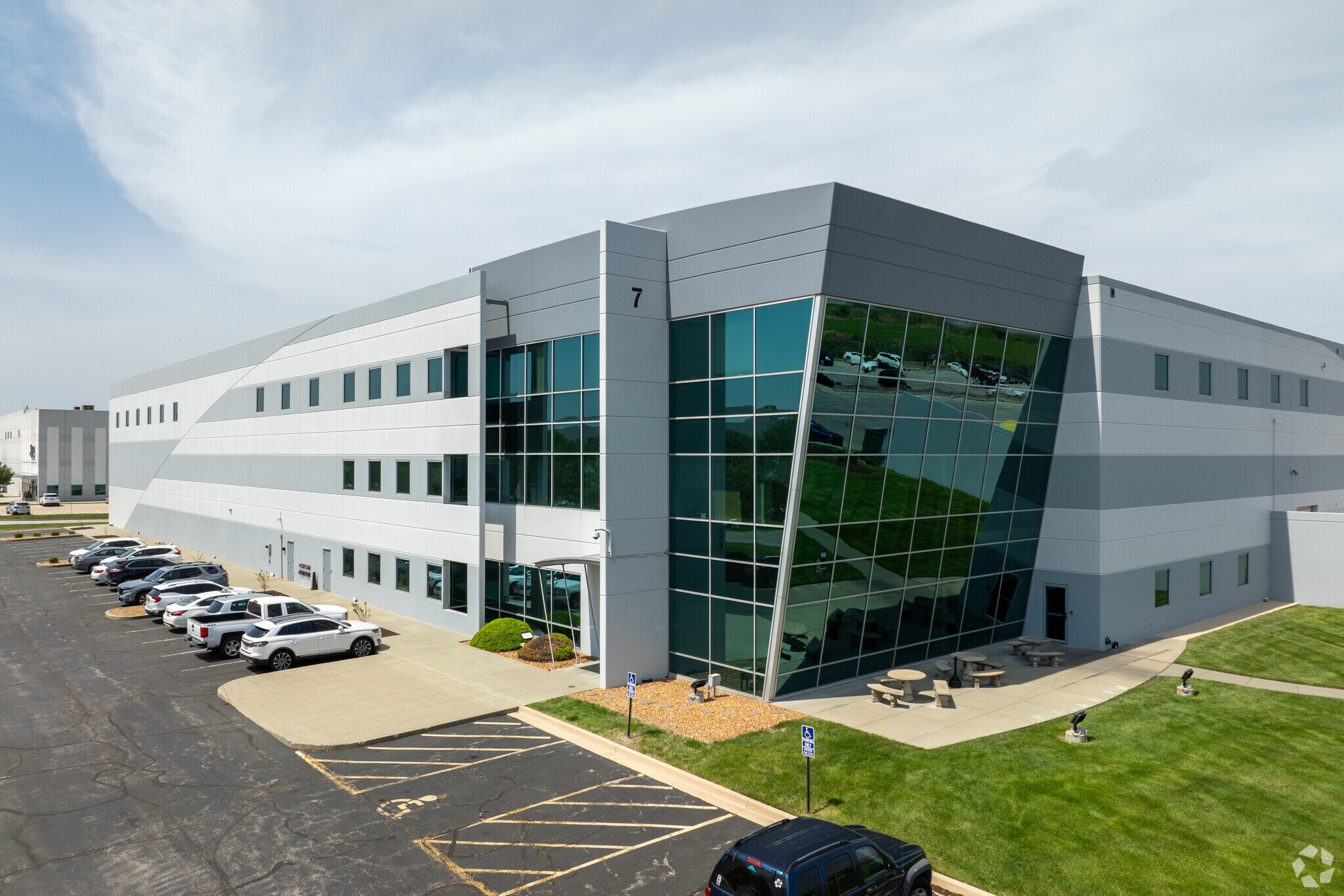 7-21 Gateway Commerce Center Dr W, Edwardsville, IL à louer Photo du bâtiment- Image 1 de 3