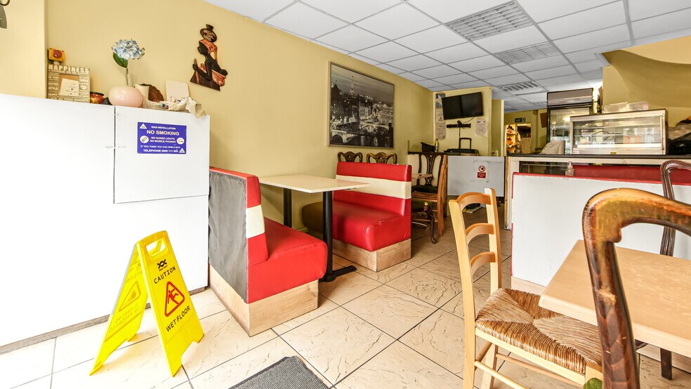 21 Upper Green E, Mitcham à vendre - Photo intérieure - Image 2 de 12