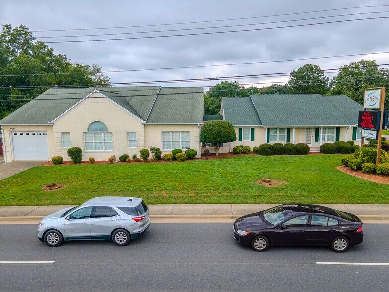 2212 Hope Mills Rd, Fayetteville, NC à vendre - Photo du bâtiment - Image 3 de 44