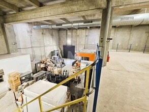 Flex in Évry-Courcouronnes for lease Interior Photo- Image 2 of 4