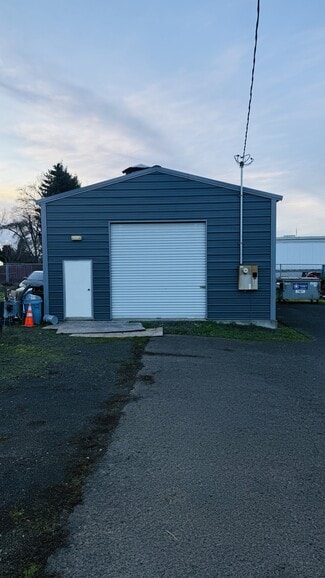 Plus de détails pour 201 NE Polk Station Rd, Dallas, OR - Local d'activités à louer