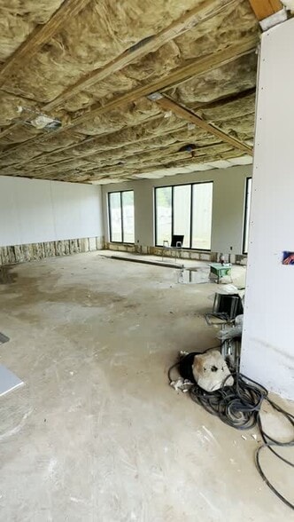 4039 Hanover Way, Ellenwood, GA for lease - Commercial Listing Video - Image 2 of 19