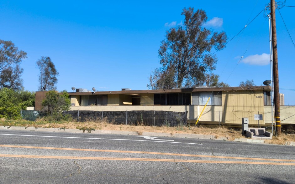 1491 Stadium Way, Los Angeles, CA à vendre - Photo du bâtiment - Image 3 de 11