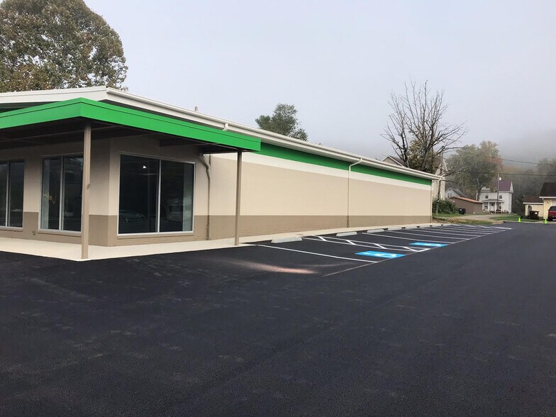 60 W Main St, Salineville, OH for sale - Building Photo - Image 2 of 2