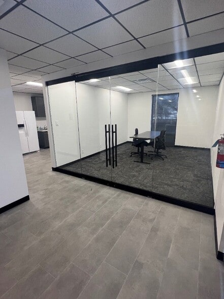 10450-10452 Baur Blvd, Olivette, MO for sale - Interior Photo - Image 2 of 19