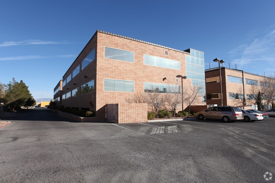 1331 S Rainbow Blvd, Las Vegas, NV à vendre - Photo du bâtiment - Image 3 de 5