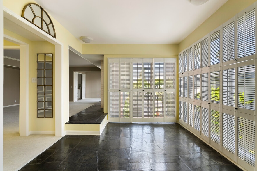 1235-1241 S Beverly Glen Blvd, Los Angeles, CA for sale - Interior Photo - Image 3 of 40