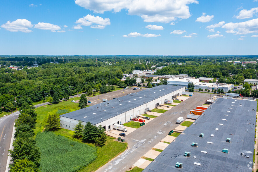 47 Runway Rd, Levittown, PA for lease - Aerial - Image 2 of 13