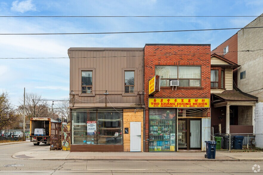 673 Gerrard St E, Toronto, ON à vendre - Photo du bâtiment - Image 2 de 2
