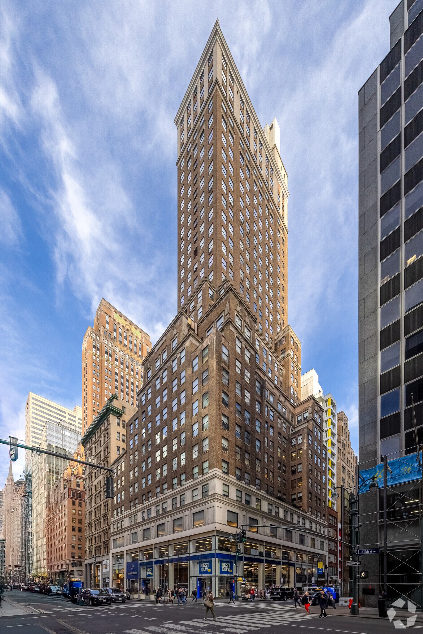 535 Fifth Ave, New York, NY à louer Photo du bâtiment- Image 1 de 10