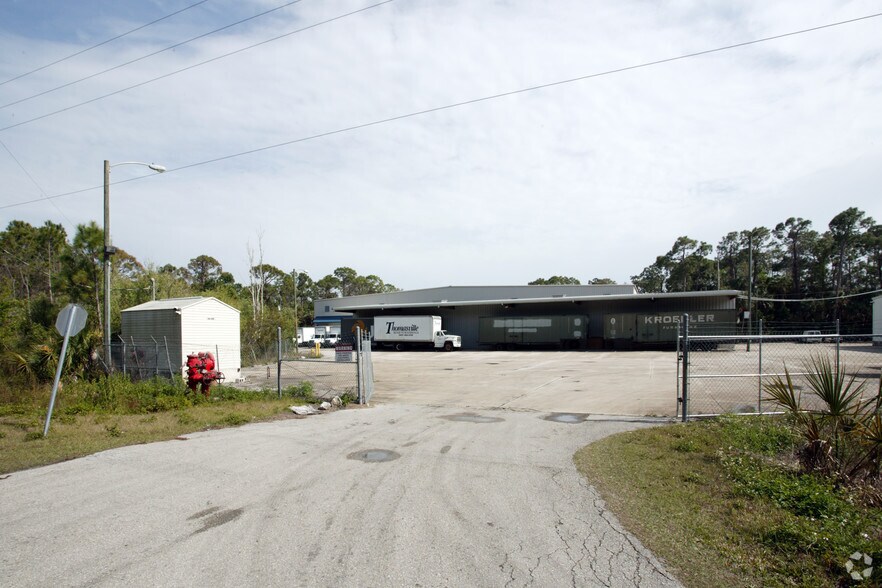 15485 S Tamiami Trl, Fort Myers, FL for sale - Building Photo - Image 3 of 8