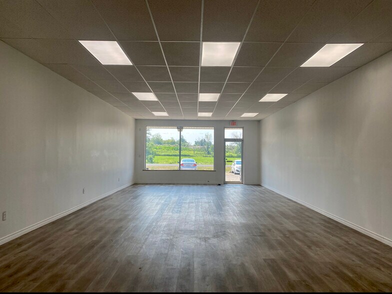 106 Drynan Way, Leeds and The Thousand Islands, ON for lease - Interior Photo - Image 3 of 6