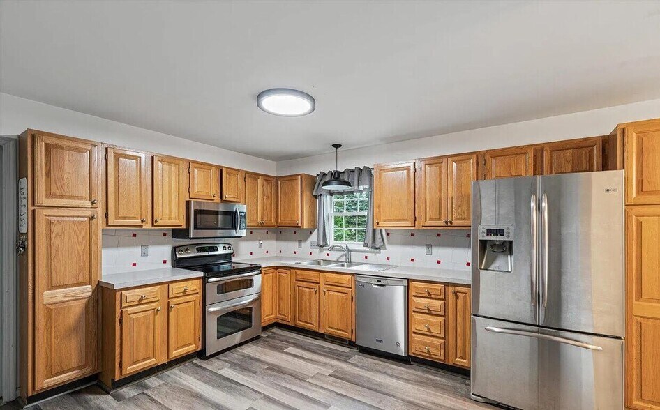 585 Westbrooke Dr, Elizabethtown, PA à louer - Photo du bâtiment - Image 3 de 29
