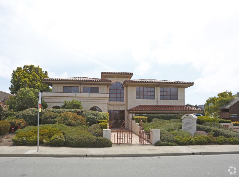 26385 Carmel Rancho Blvd, Carmel, CA à vendre - Photo du bâtiment - Image 3 de 19