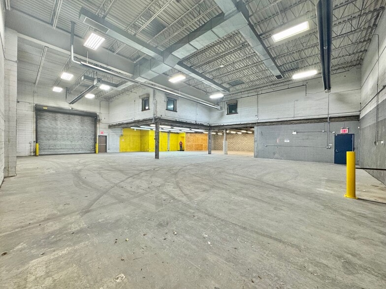 130 Sheridan Blvd, Inwood, NY for sale - Interior Photo - Image 2 of 29