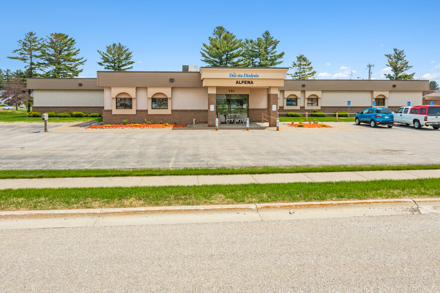 301 Oxbow Dr, Alpena, MI for sale - Primary Photo - Image 1 of 1