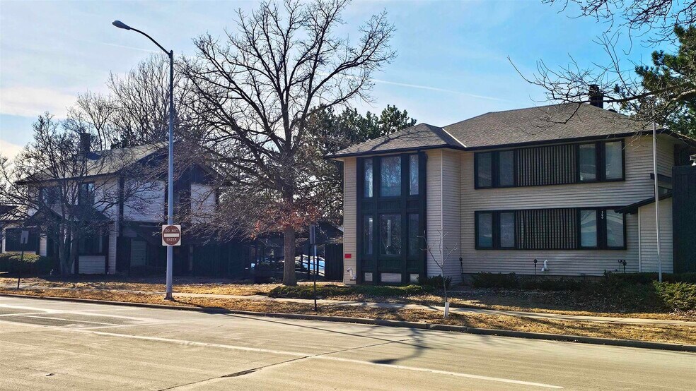 508 S Madison St, Green Bay, WI à vendre - Photo du bâtiment - Image 3 de 3