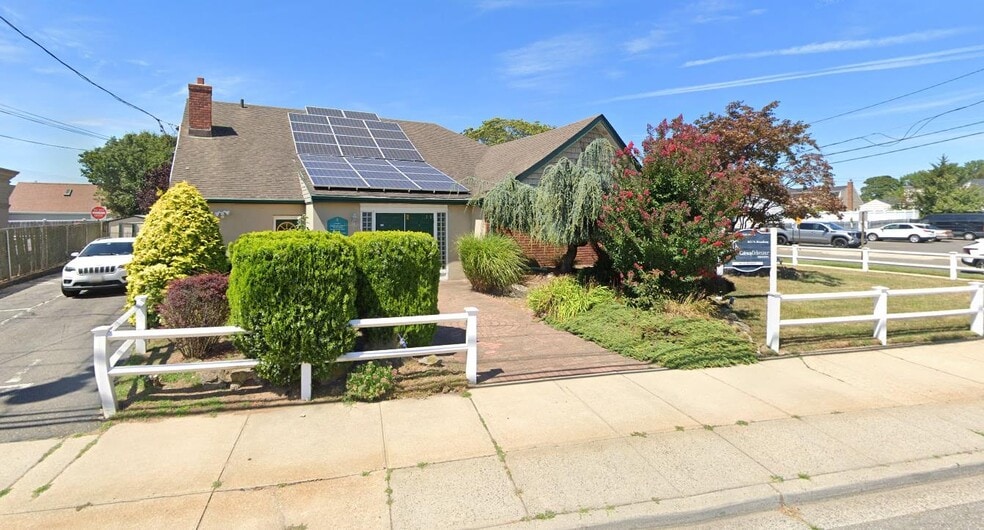 843 N Broadway, Massapequa, NY for sale - Primary Photo - Image 1 of 4