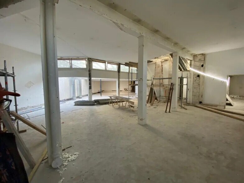 Retail in Boulogne-Billancourt for lease - Building Photo - Image 2 of 7