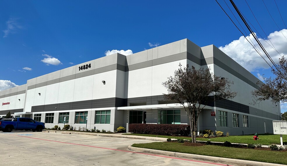 10803 Vinecrest Dr, Houston, TX à louer - Photo du bâtiment - Image 3 de 13
