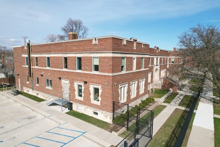 15255 Mayfield St, Detroit, MI à vendre - Photo du bâtiment - Image 2 de 11