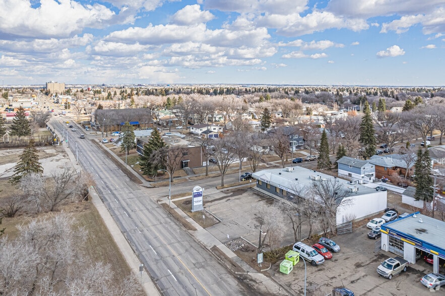 7815 101 Ave NW, Edmonton, AB for lease - Aerial - Image 2 of 7
