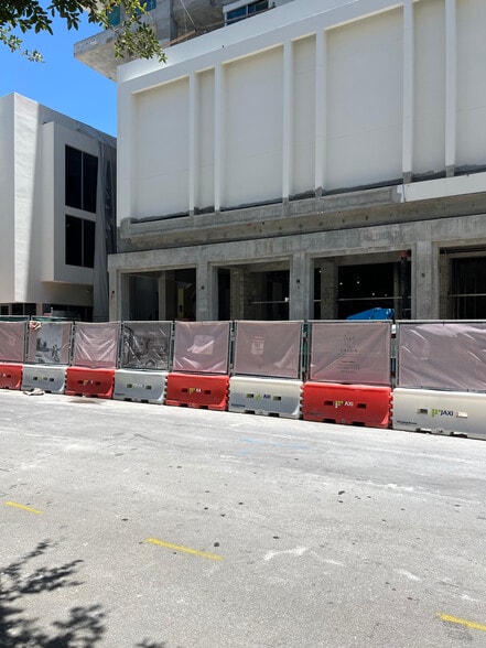 4011 Salzedo St, Coral Gables, FL for lease - Building Photo - Image 3 of 23