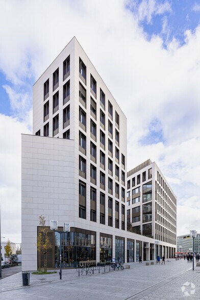 Bureau dans Villeurbanne à louer - Photo du bâtiment - Image 2 de 6