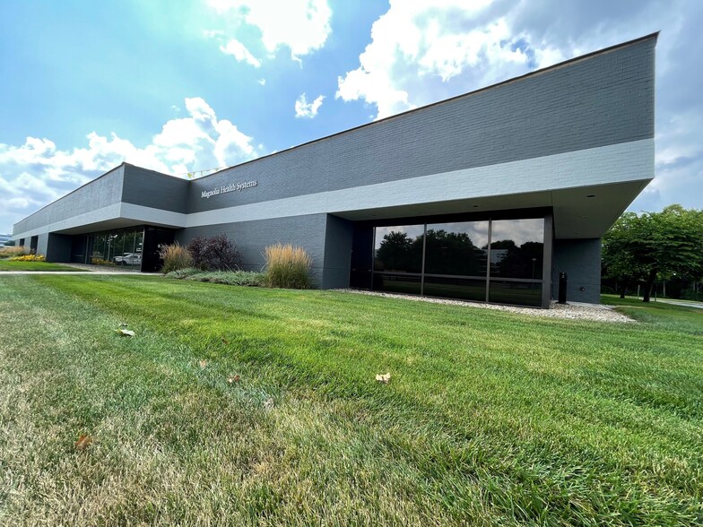 9450-9500 Priority Way W Dr, Indianapolis, IN for lease - Building Photo - Image 1 of 13