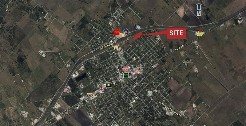 US Hwy 59, Edna, TX à vendre - Photo du bâtiment - Image 1 de 3