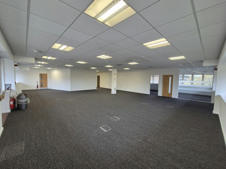 31-49 Caldecotte Lake Dr, Milton Keynes for lease - Interior Photo - Image 3 of 17