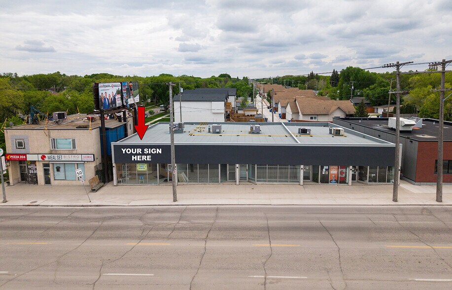 612-620 Academy Rd, Winnipeg, MB à louer - Photo du bâtiment - Image 2 de 5