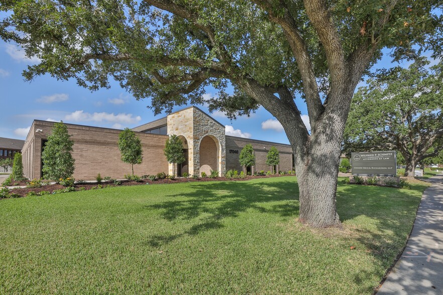 17040 El Camino Real, Houston, TX for sale - Building Photo - Image 1 of 1