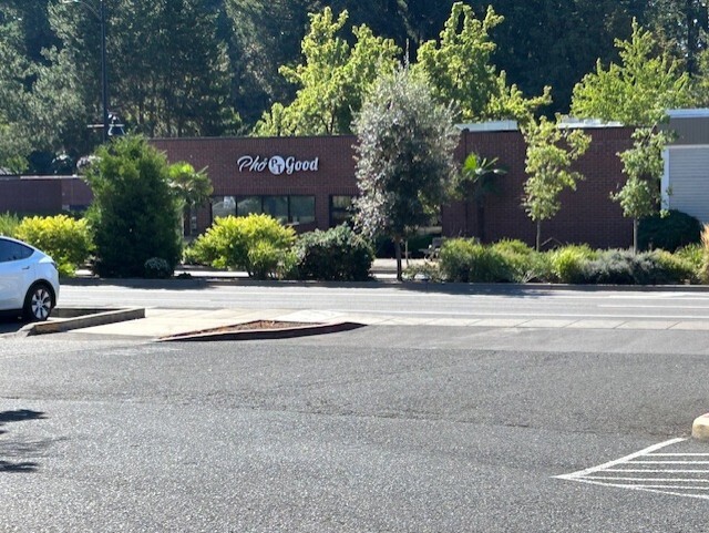 16000-16118 Boones Ferry Rd, Lake Oswego, OR for sale - Building Photo - Image 3 of 21