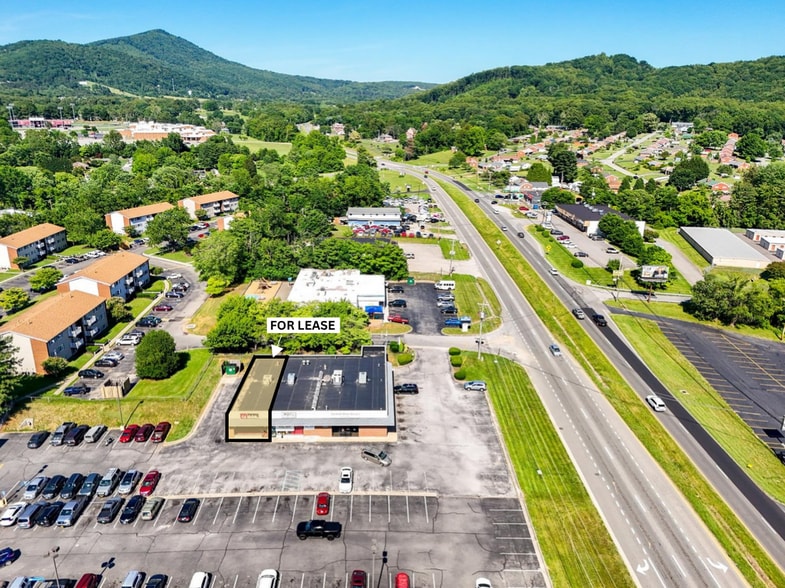 1970 E Washington Ave, Vinton, VA for lease - Building Photo - Image 2 of 11