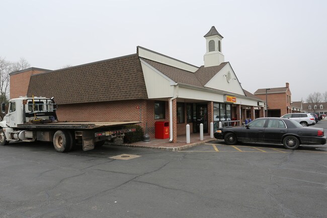 Plus de détails pour 381 Triangle Rd, Hillsborough, NJ - Commerce de détail à louer