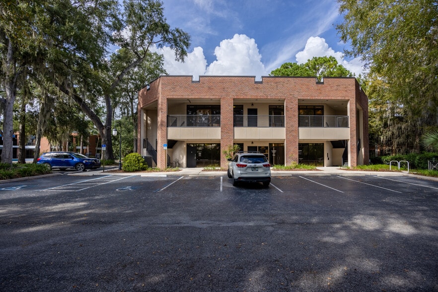 2750 NW 43rd St, Gainesville, FL for lease - Building Photo - Image 3 of 32