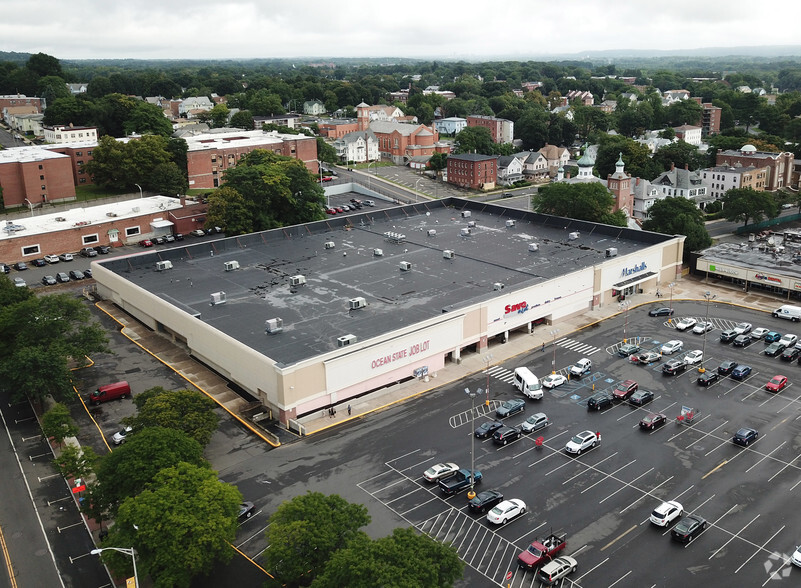 50-76 E Main St, New Britain, CT à vendre - Photo principale - Image 1 de 1