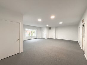 32645 Main Rd, Cutchogue, NY for lease Interior Photo- Image 2 of 3
