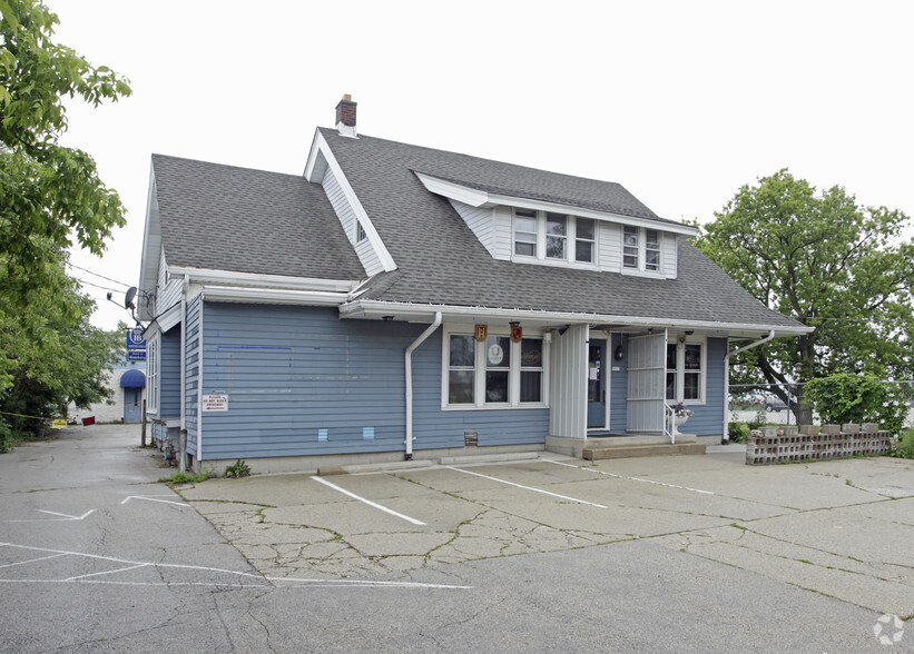 5900 S. Howell Avenue Buildings portefeuille de 2 propriétés à vendre sur LoopNet.ca - Photo principale - Image 1 de 1