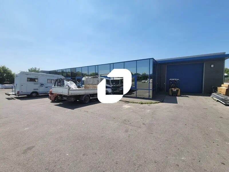 Office in Chilly-Mazarin for lease Building Photo- Image 1 of 8