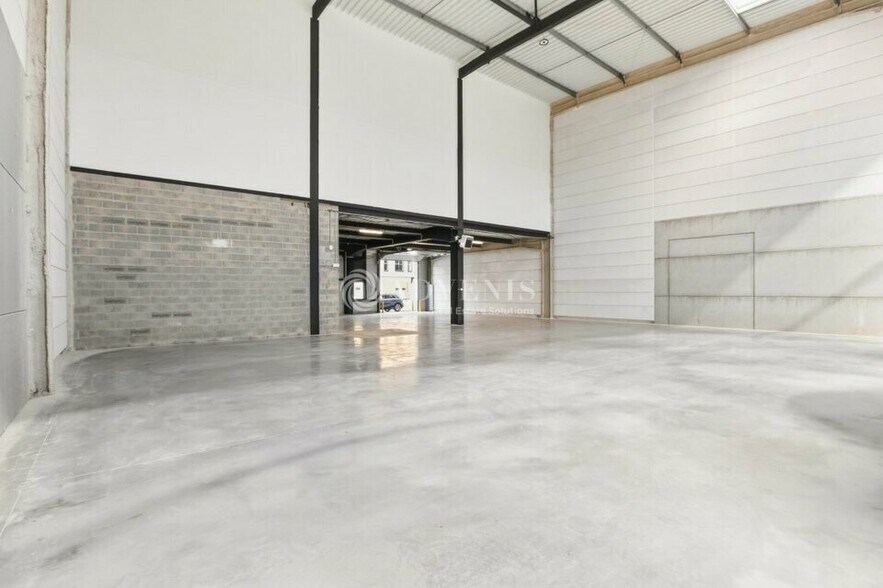 9 Avenue Jeanne Garnerin, Wissous for lease - Interior Photo - Image 3 of 8