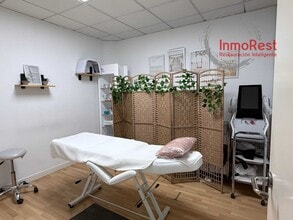 Retail in Madrid, Madrid for lease Interior Photo- Image 2 of 8