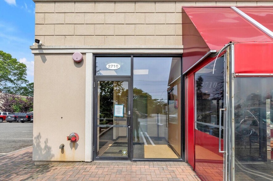 2710 Long Beach Rd, Oceanside, NY à louer - Photo du bâtiment - Image 2 de 4