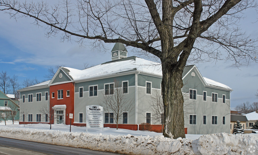 77 Sewall St, Augusta, ME à vendre - Photo principale - Image 2 de 3