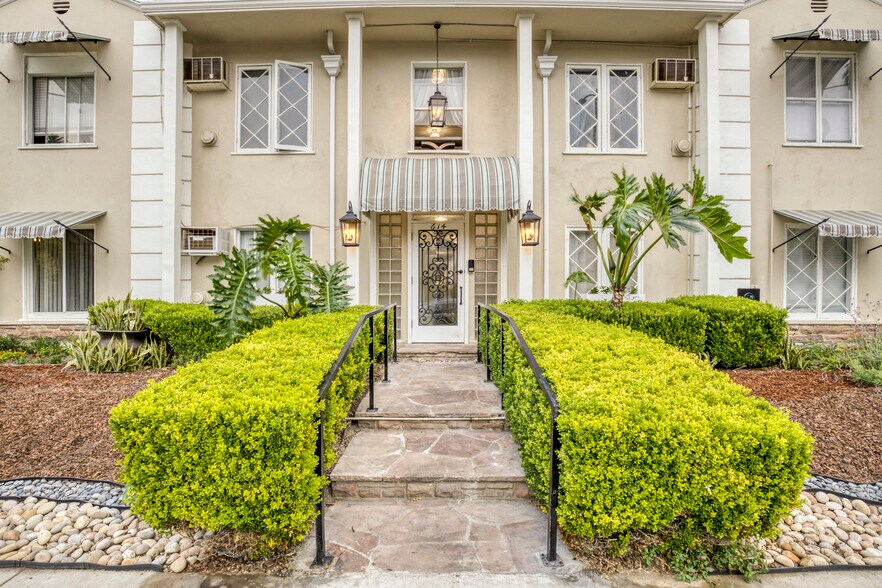 614 Hauser Blvd, Los Angeles, CA à vendre - Photo du bâtiment - Image 2 de 10